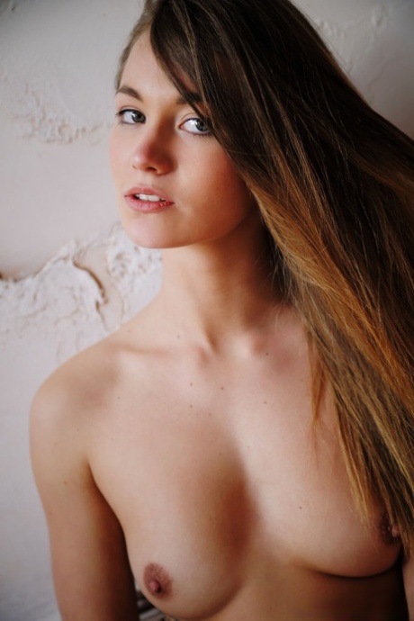 Solveig art model gallery