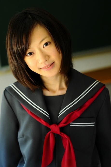 Aoba Itou high quality actress pictures