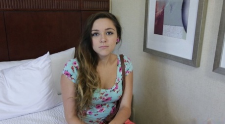 Zoey Foxx pornstar pretty images