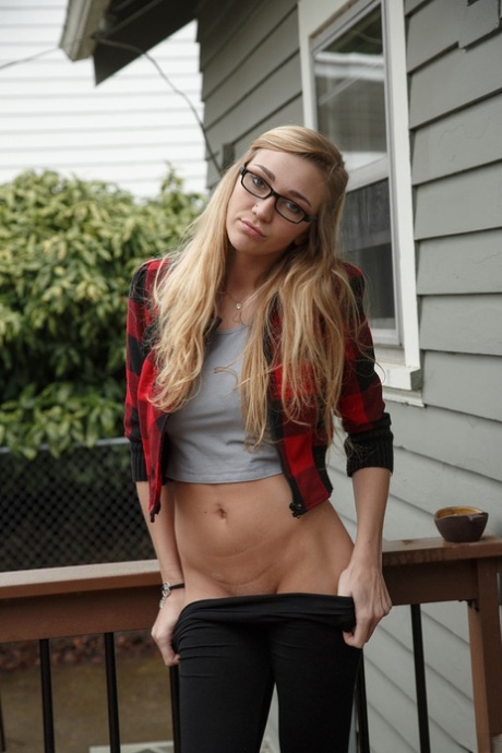 Kendra Sunderland nude actress images