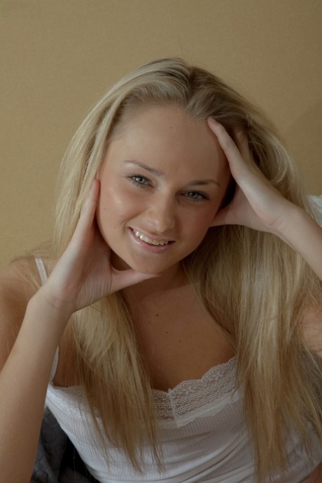 tiny blonde dp beautiful xxx pictures