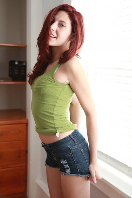 Ashlyn Molloy star adult photo