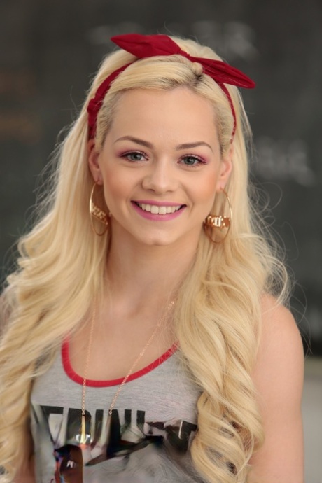 Elsa Jean nice star photos