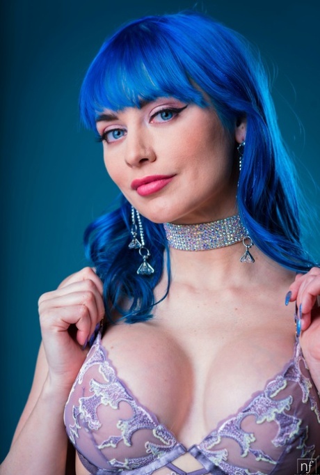 Jewelz Blu model xxx img